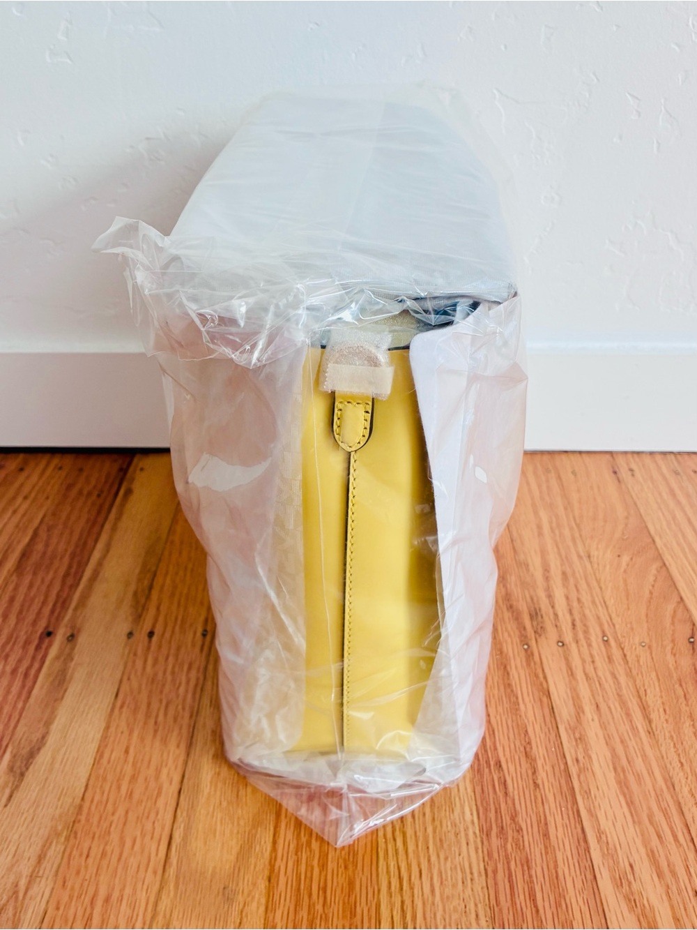 🆕 NWT 💛 Blakely Medium Leather Bucket Bag - Picture 7 of 8